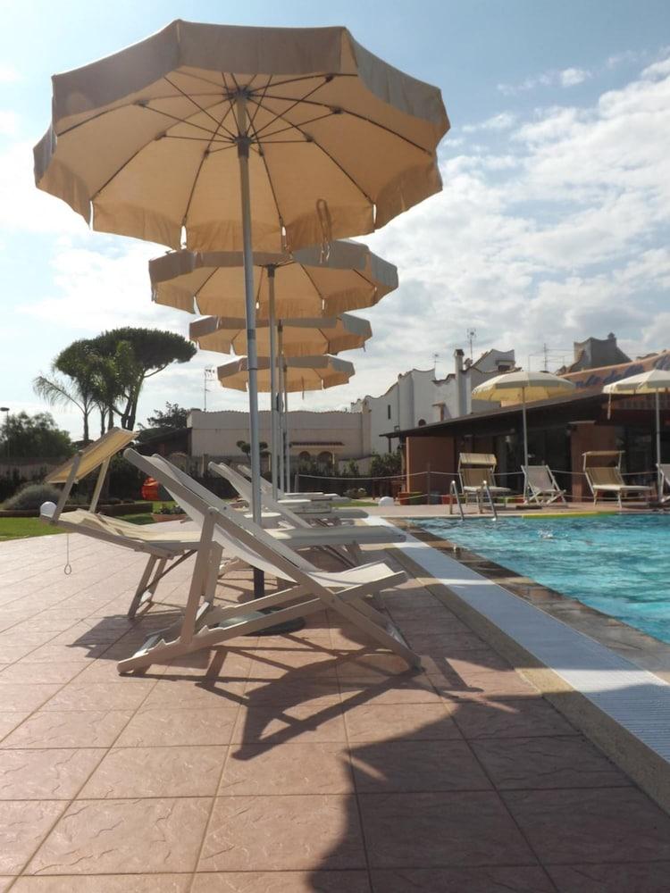 Hotel Ristorante Al Canto Delle Sirene Terracina Exterior foto